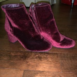 LORD AND TAYLOR Maroon Velvet Boots
